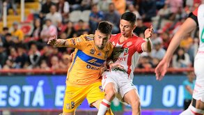 Fernando Gorriarán en un partido de Necaxa vs Tigres.