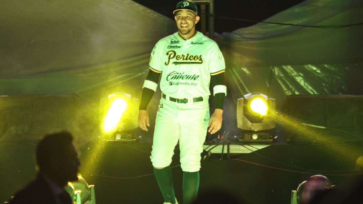 jugador de pericos de puebla en la presentación del roster y el nuevo uniforme de la temporada 2026
