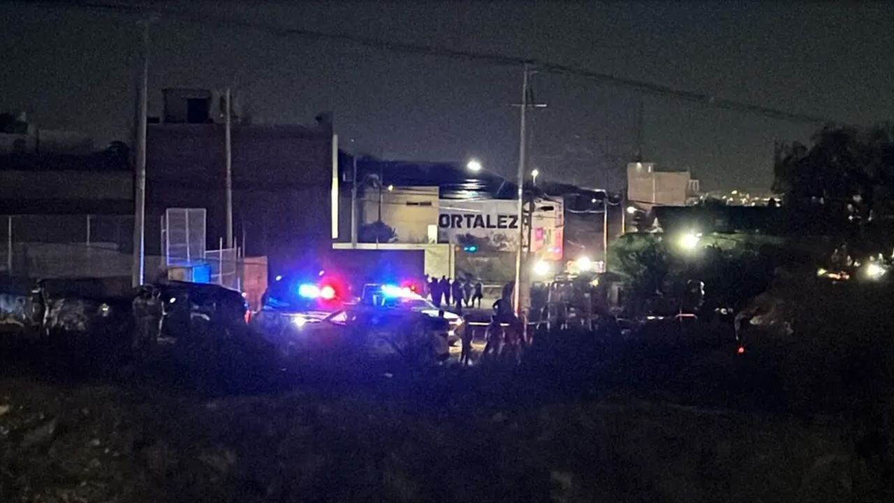 Un ataque armado durante una pelea de gallos clandestina en Corregidora, Querétaro, dejó al menos cinco personas muertas.