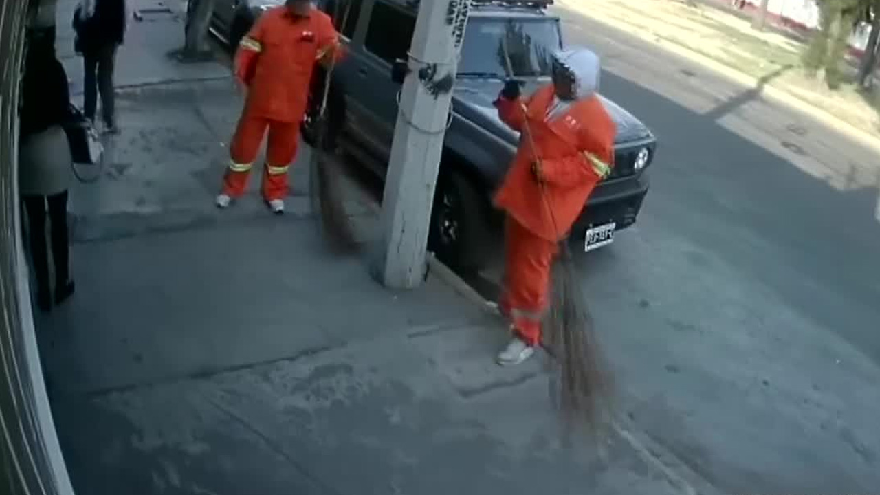 Autoridades detuvieron a dos presuntos integrantes de un grupo delictivo en Iztacalco, vinculados a robos a casa habitación.