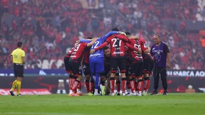 Equipo del Atlas previo a su juego ante los Rayados del Monterrey.