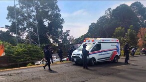 Imagen de la Guardia Civil en volcadura que sufre en Uruapan Michoacán