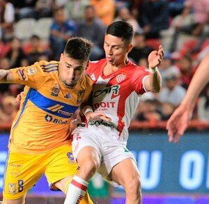 Fernando Gorriarán en un partido de Necaxa vs Tigres.