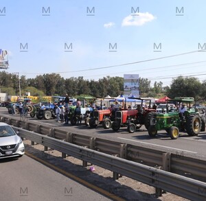 Campesinos mantienen bloqueos en 24 carreteras de Guanajuato y advierten cierres en empresas del corredor industrial si no hay acuerdo con el Gobierno Federal.