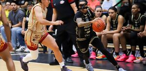 Fuerza Regia femenil derrotó 84 a 77 a el equipo de El Calor de Cancún en la Arena Mobil de Monterrey.