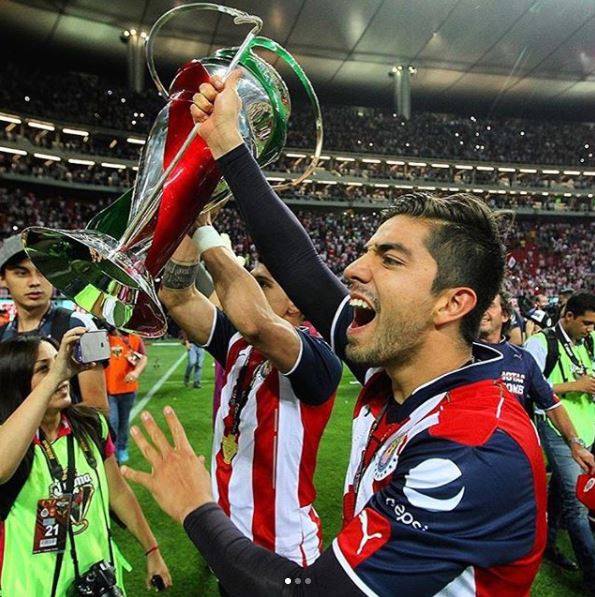 ¿Cuánto cuesta jugar con puro mexicano? Descubre los fichajes más caros en la historia de Chivas, desde Rodolfo Pizarro hasta las cifras récord de Alan Pulido.