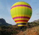 Alcalde de Querétaro viajaba en un globo aerostático cuando el conductor tuvo que hacer un aterrizaje de emergencia en una zona cerca de Peña de Bernal.