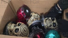 La FGR asegura figuras decorativas que contenian casi seis kilos de droga en una paqueteria en Guadalajara