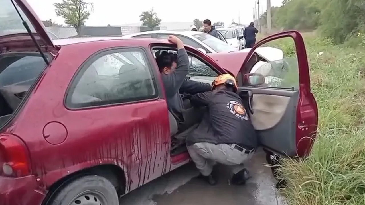 Un accidente en la autopista Reynosa-Monterrey dejó dos conductores lesionados en Guadalupe.