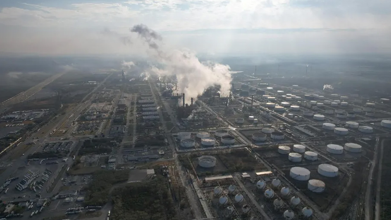 El municipio de Cadereyta aprobó un reglamento que obliga a empresas a reportar y transparentar sus emisiones contaminantes.