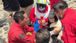 Personas lesionadas tras balacera en Teotihuacán son atendidas por elementos de emergencia