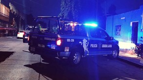 Vecinos de Rancho Nuevo en Guadalajara hallan cuerpo embolsado dentro de un auto abandonado por 15 días. Descubre los detalles del macabro hallazgo aquí.