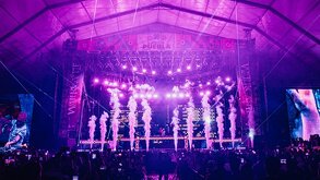 Escenario del Teatro del Pueblo de una edición de la Feria de Puebla durante un concierto