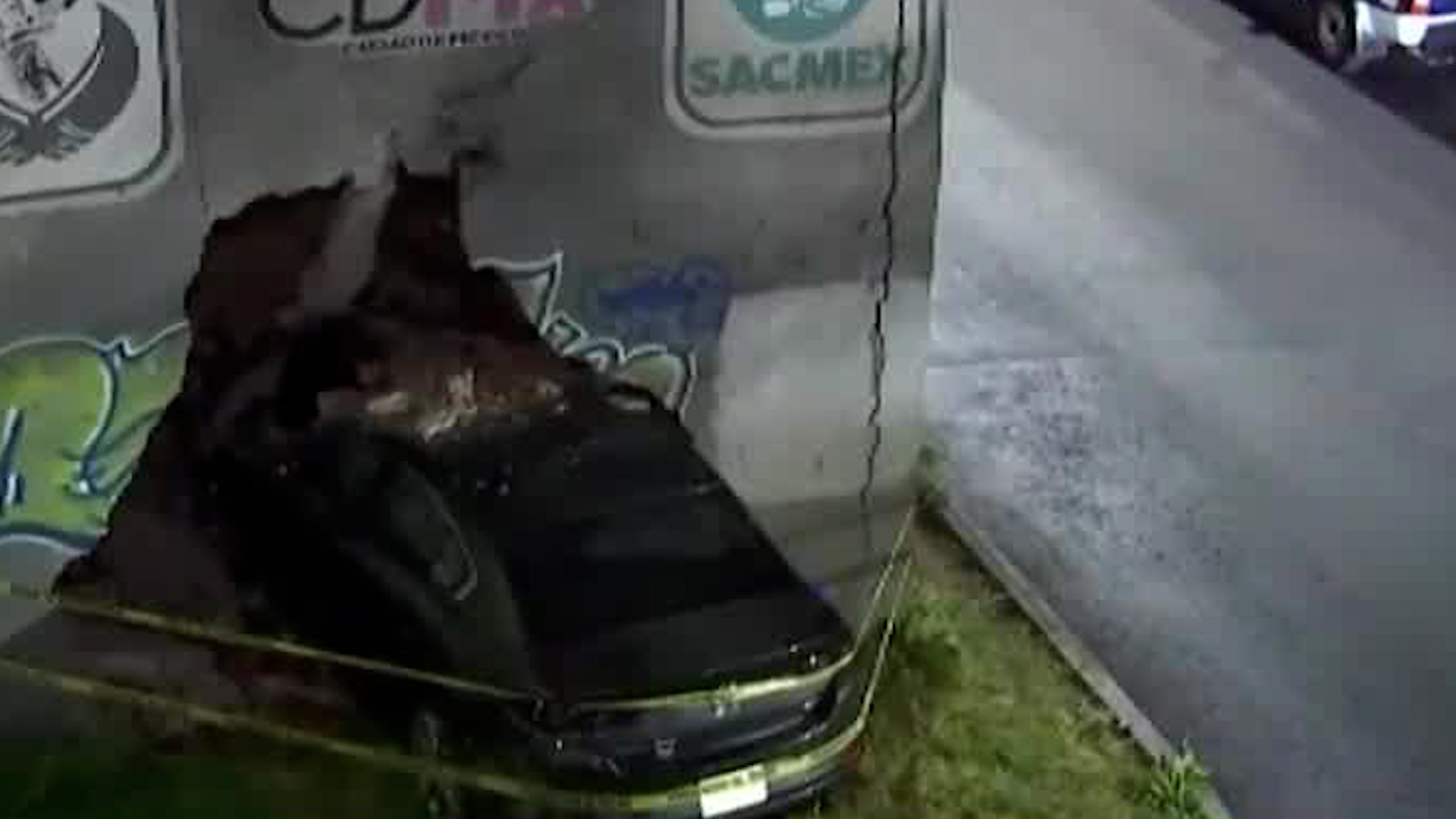 Tras el incidente no se reportaron personas lesionadas. Policía acordonó la zona.