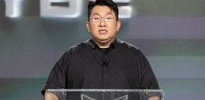 Bang habría engañado a los inversores al asegurarles que Hybe no tenía planes de salir a bolsa.