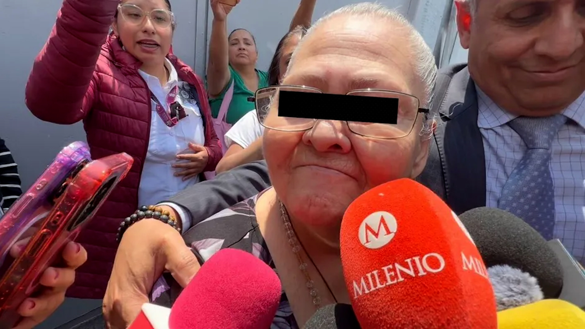 La acusada enfrenta los cargos de homicidio junto con dos de sus hijos. Apelan por legitima defensa.