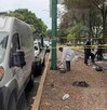 Peritos investigan la muerte de un hombre afuera del Hospital La Raza.