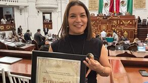 Ruth Sofía Contreras ganadora Medalla al Mérito en las Artes