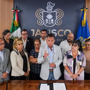 El gobernador Pablo Lemus denunció que Pemex no aporta recursos para las pensiones de las víctimas de las explosiones de 1992 y anunció una ley