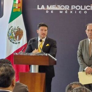 Samuel García en el nuevo edificio de Seguridad Civil en Nuevo León