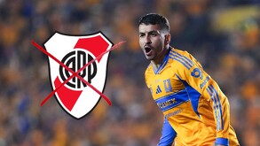 Ángel Correa jugando un partido con Club Tigres.