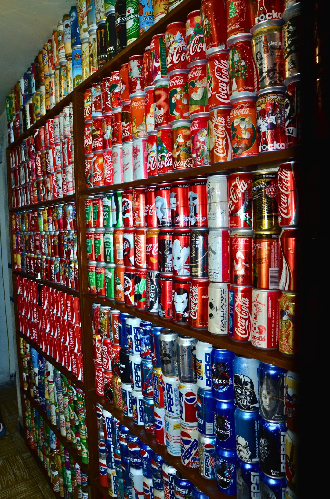 Conoce la impactante colección de latas de Francisco en Puebla.