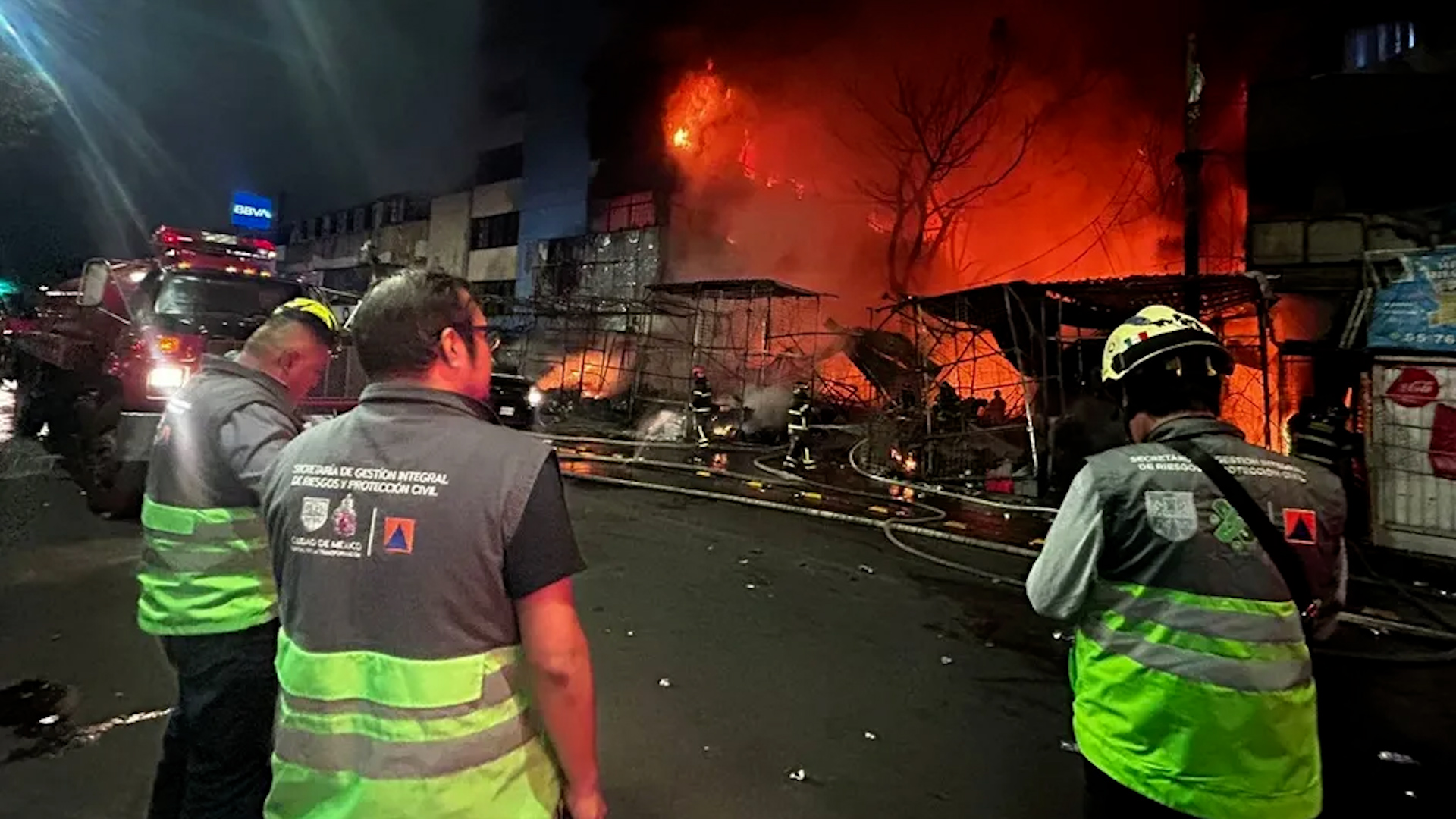 Un incendio en la zona terminó con 50 puestos semifijos causando perdidas totales. Comerciantes piden ayuda para retomar sus actividades.