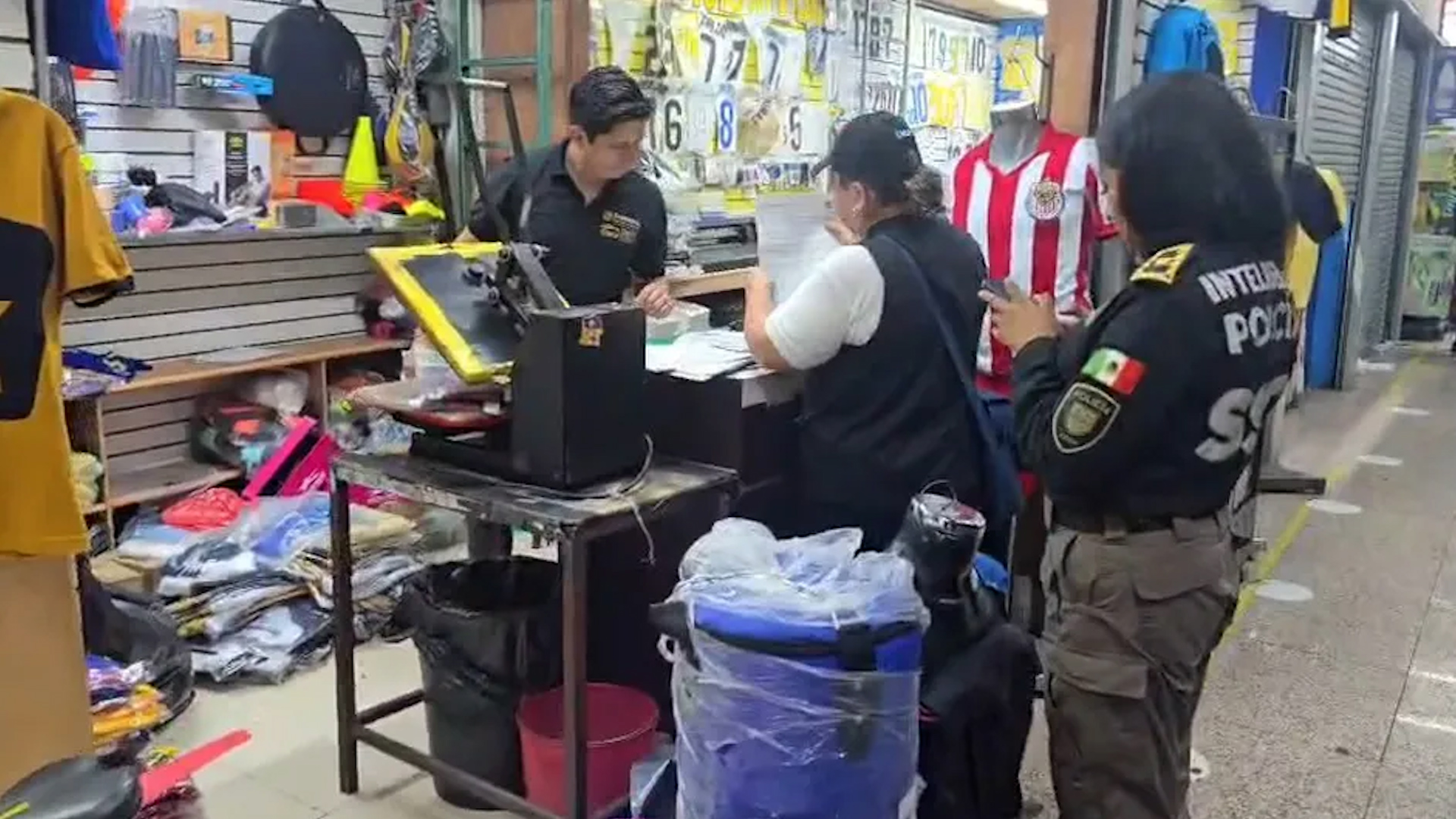 El Instituto Mexicano de la Propiedad Industrial informó que estas acciones son un golpe a la piratería en el país.