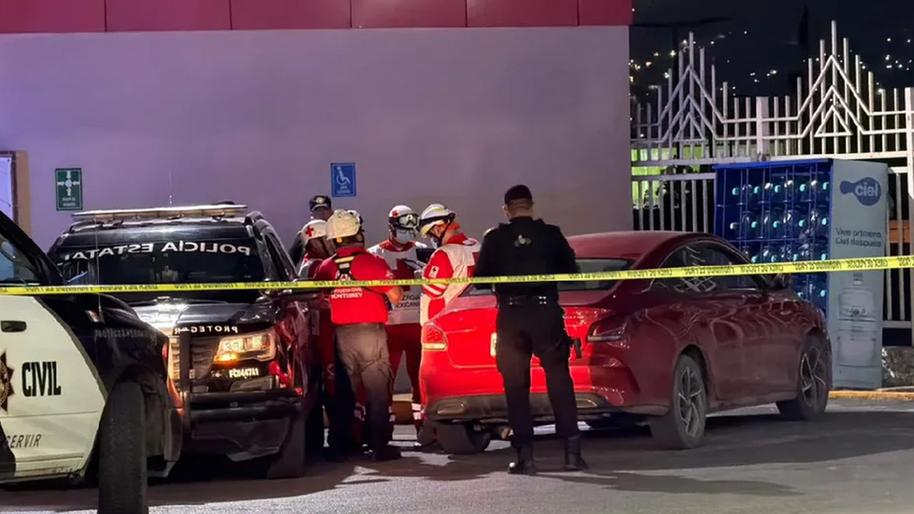 Un conductor de aplicación fue herido a balazos durante un intento de asalto en la colonia Sierra Ventana, en Monterrey.