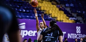 Fuerza Regia Femenil en el segundo de la serie ante Adelitas de Chihuahua.