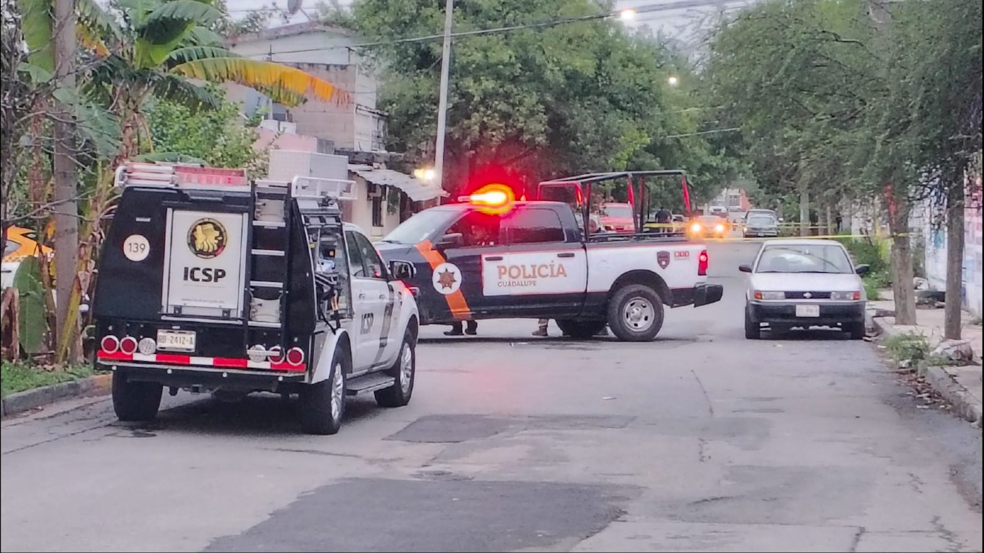 Reportan asesinato de un hombre en Guadalupe, Nuevo León, tras un presunto secuestro hoy. Movilización de la AEI en el lugar de los hechos.
