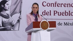 Claudia Sheinbaum durante la conferencia de prensa matutina hoy, jueves 23 de abril de 2026.