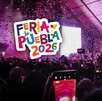 personas enfrente al escenario del teatro del pueblo de la feria de puebla 2026
