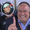 Antonio Pérez Garibay sonríe con auriculares de comunicación; en un recuadro circular aparece su hijo, el piloto de Fórmula 1 