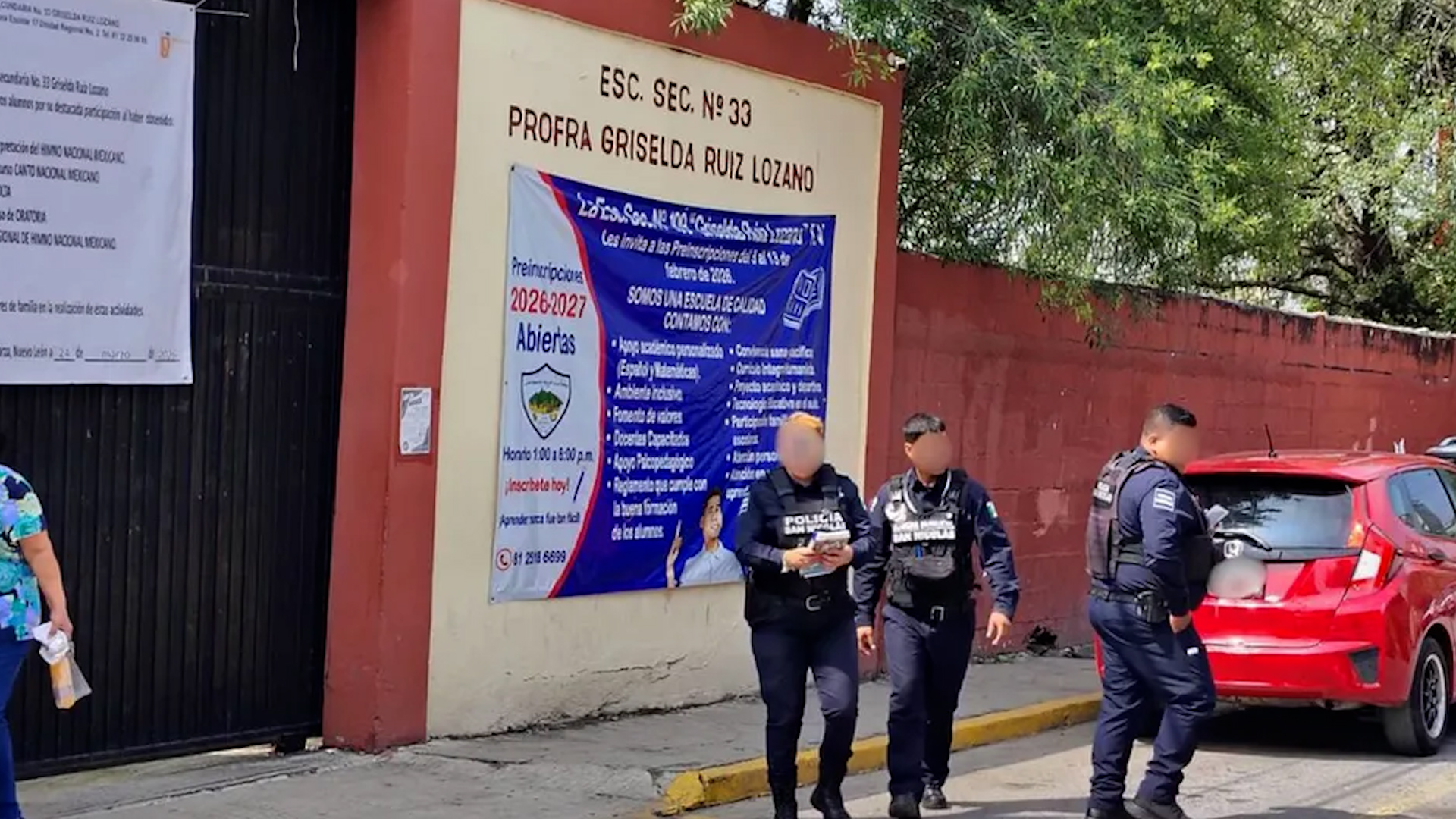 La presencia de un adolescente armado  con un cuchillo generó un despliegue policiaco en una escuela secundaria del municipio de San Nicolás de los Garza.