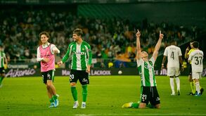El Real Madrid empató a un gol contra Betis y se podría alejar hasta 11 puntos del líder, Barcelona en LaLiga.