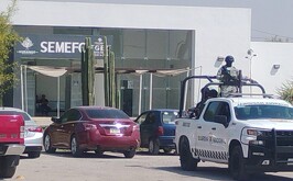 Semefo a donde fue trasladado el cuerpo de un joven que cayó a un barranco en el Cerro de la Pila.