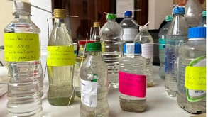 Envases de agua contaminada de Siapa analizadas por IMDEC