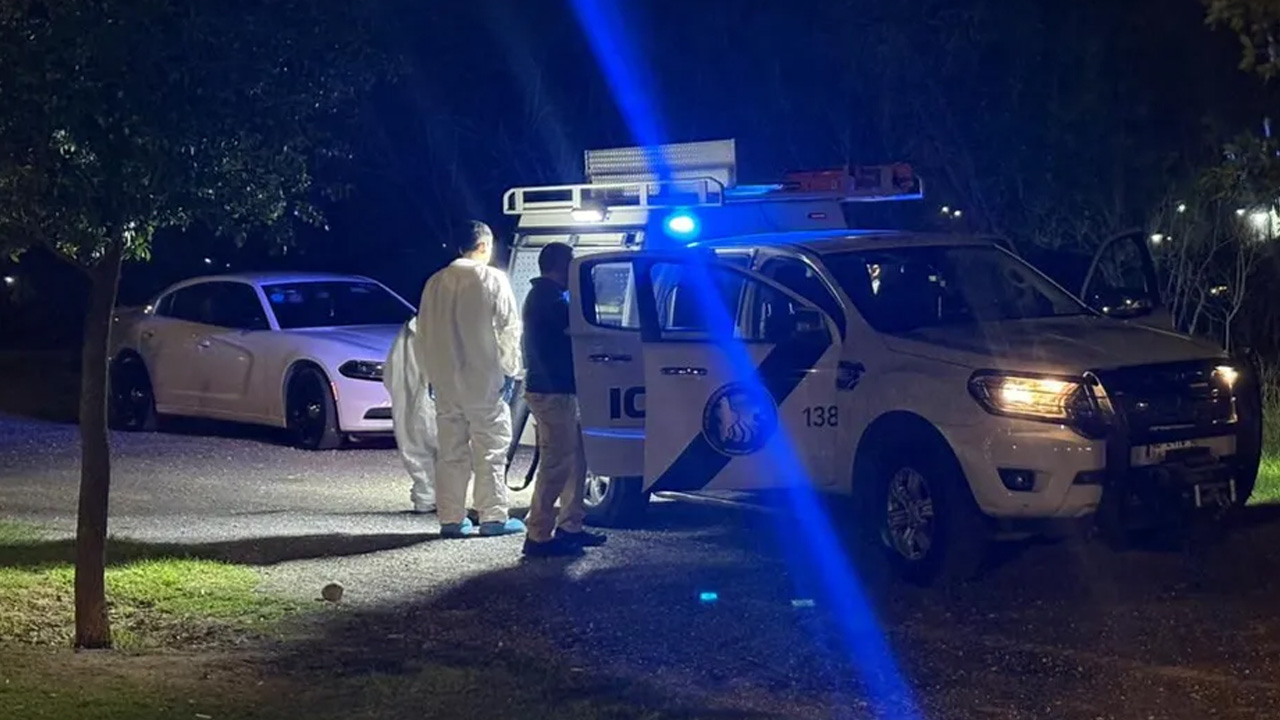 El cuerpo de una mujer fue localizado en el lecho del Río Santa Catarina, debajo del puente atirantado, en San Pedro.