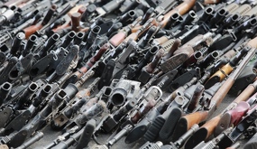 Las autoridades en Nuevo León decomisaron más de 500 armas ilegales durante 2024.