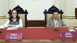 Miembros del Cabildo durante la sesión de diálogo