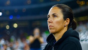 Amandine Miquel durante el Clásico Regio Femenil