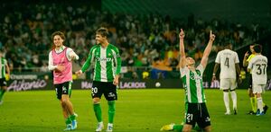 El Real Madrid empató a un gol contra Betis y se podría alejar hasta 11 puntos del líder, Barcelona en LaLiga.