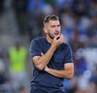 Nico Sánchez dirigiendo a Rayados en Liga MX.