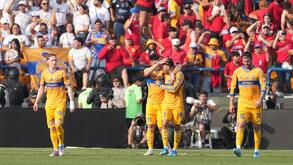 Tigres goleó 5-1 a Mazatlán FC en la última jornada de la actual temporada de la Liga MX, en donde la afición rindió homenaje a Gignac ante su eminente salida.
