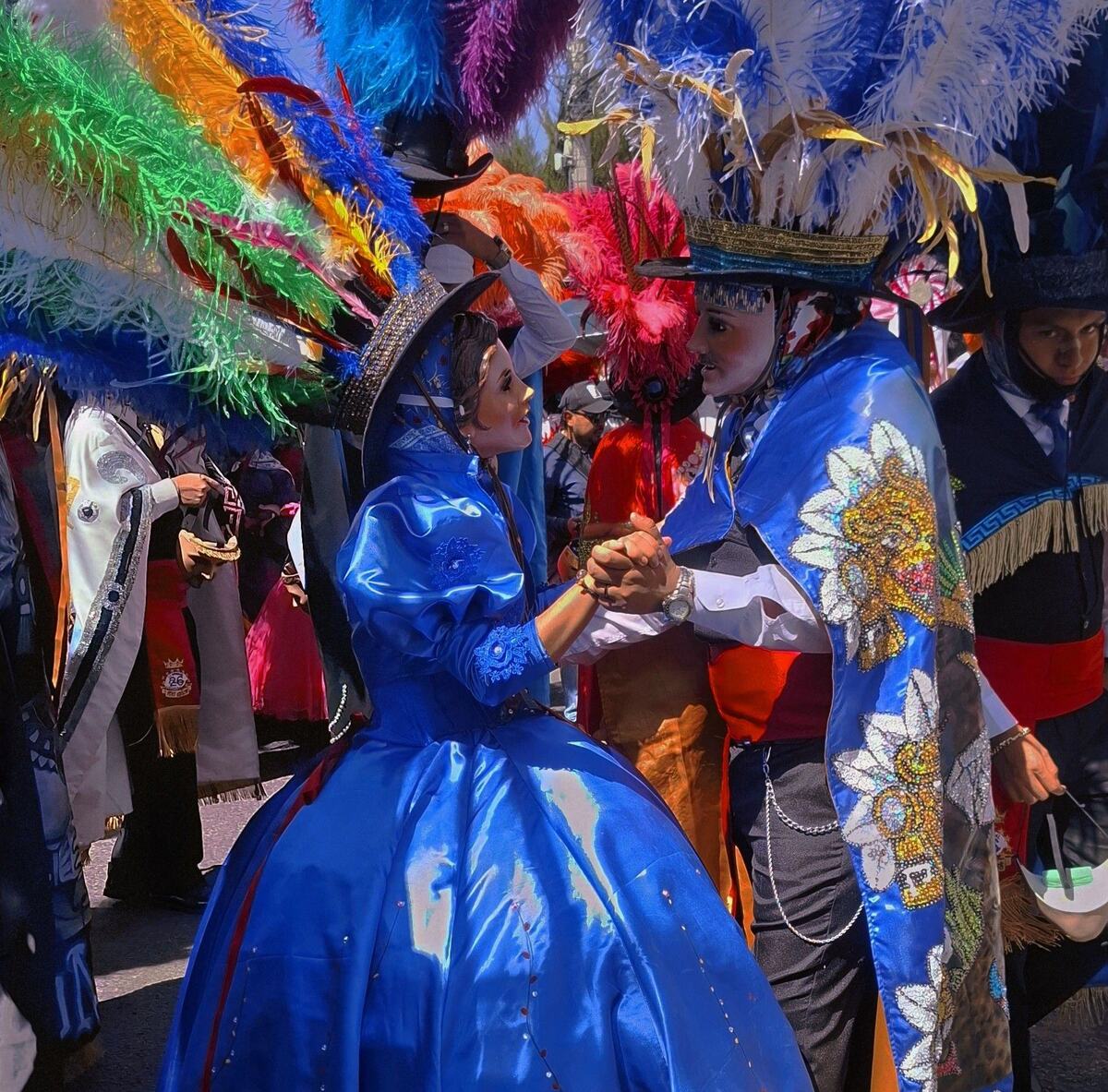 Angelique Brizeida Cuellar Calvario durante su participación como huehue en el barrio de Xonaca.