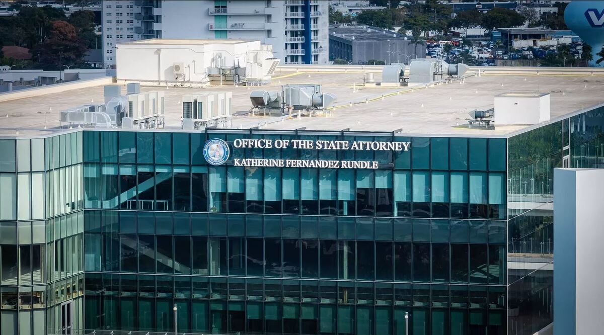 Autoridades de Miami capturan a 15 depredadores en la Operación Wrong Turn. La Fiscalía advierte tolerancia cero ante la llegada del Mundial 2026. ¡Infórmate!