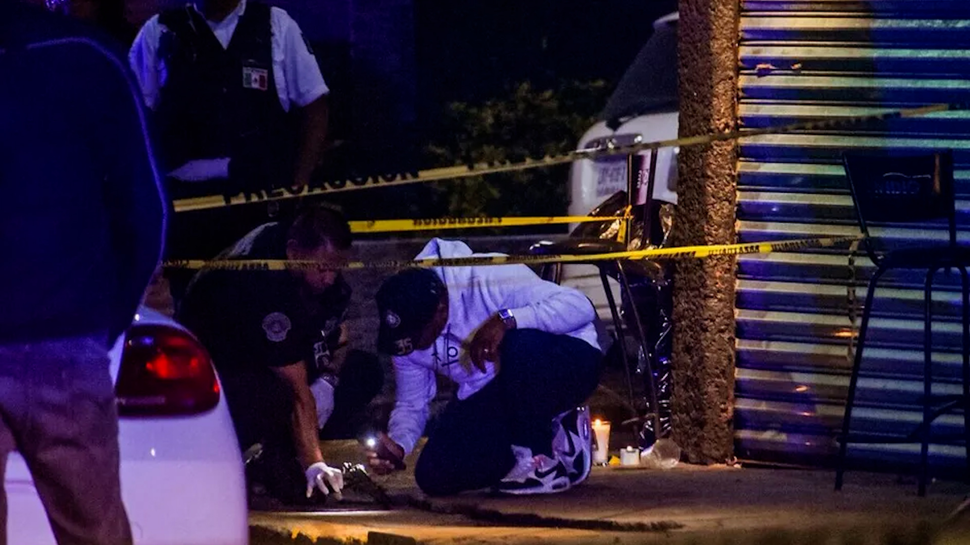 Personas en motocicleta abordaron a la víctima y, tras una discusión, comenzaron la agresión armada.