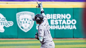 Sultanes en el tercer juego contra los Dorados de Chihuahua.