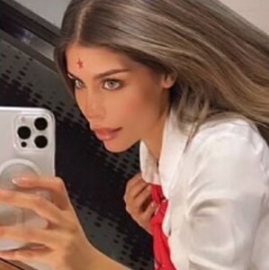 FGR pide ficha roja a la Interpol para la suegra de Carolina, exreina de belleza.